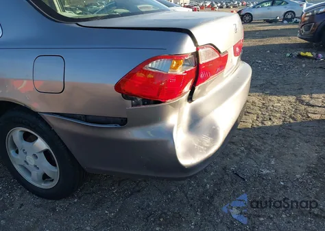 2000 Honda Accord 2.3 Ex z USA, uszkodzony, nr VIN 1HGCG5655YA102748